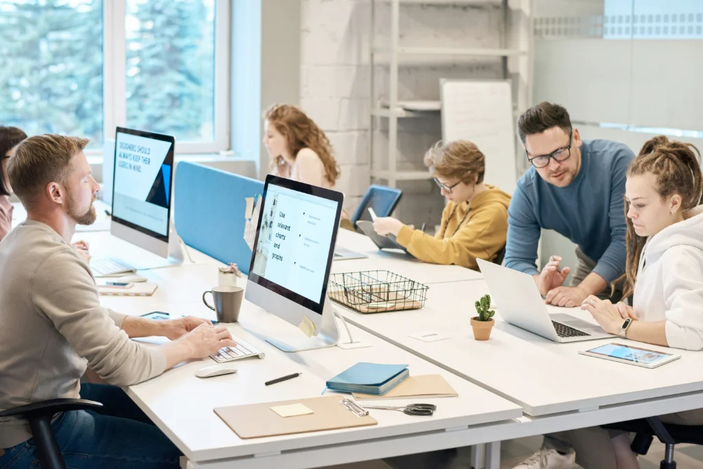 உதடுகளை எப்போதும் ஈரப்பதமாக வைத்திருக்க உதவும் லிப் ஆயில்: எப்படி தயாரிப்பது?